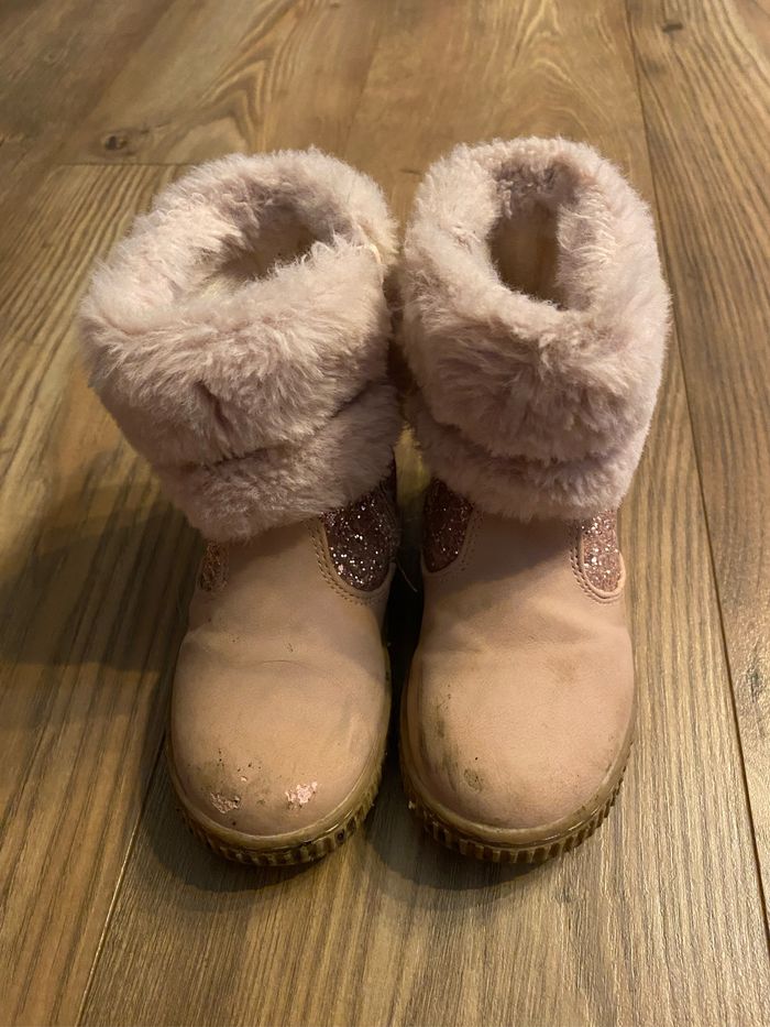 Bottines roses fourrées T25
