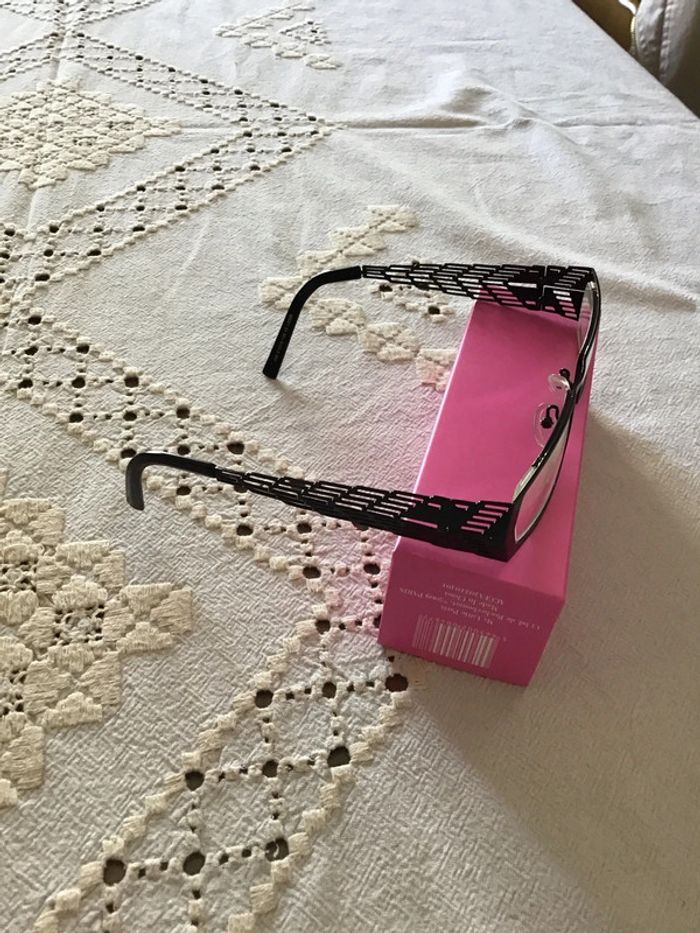 Lunette noire - photo numéro 2