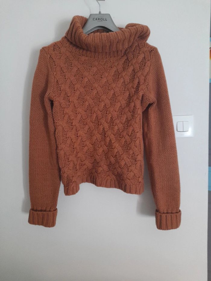 Pull col roulé