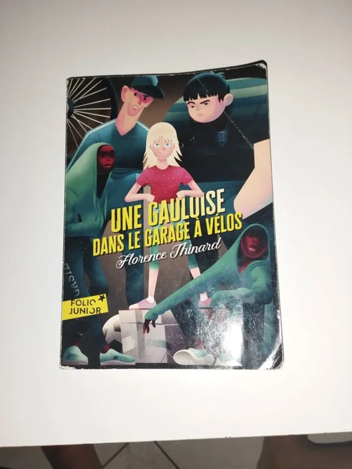 Une gauloise dans le garage à vélos