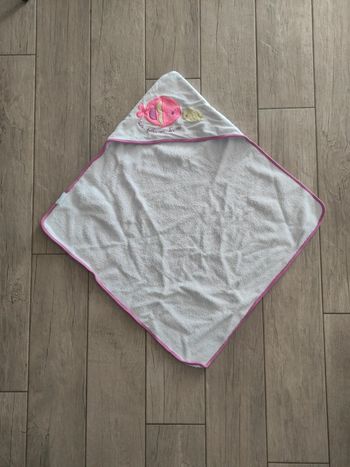 Cape de bain rose et blanche bébé