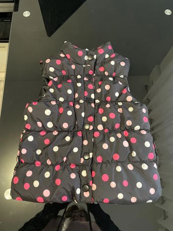 Doudoune à pois sans manches