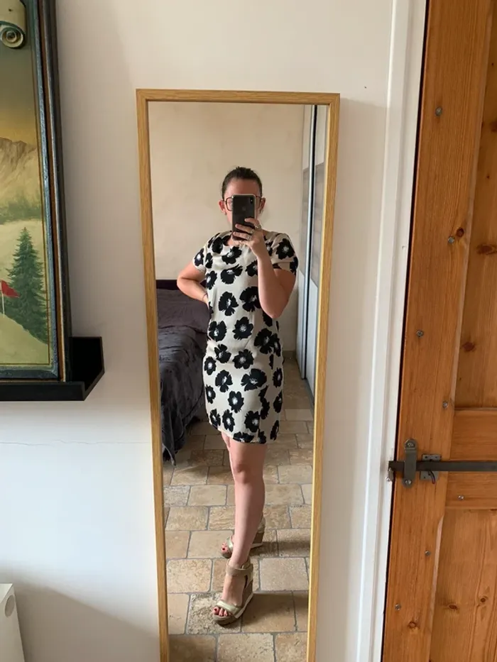 Robe motif fleurs La Fée Maraboutée taille 38 - photo numéro 4