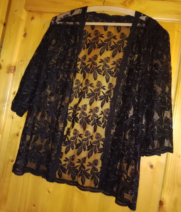 Gilet en dentelle