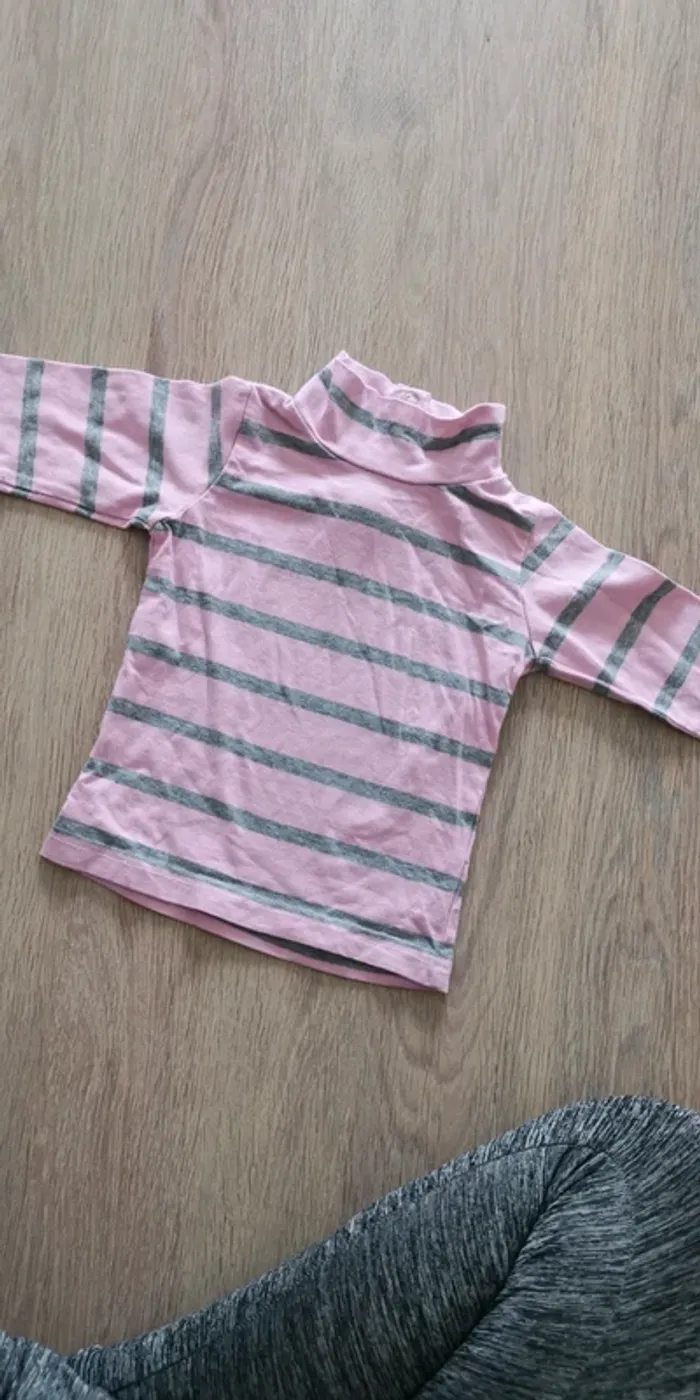 Pull fin coll roulé 9 mois