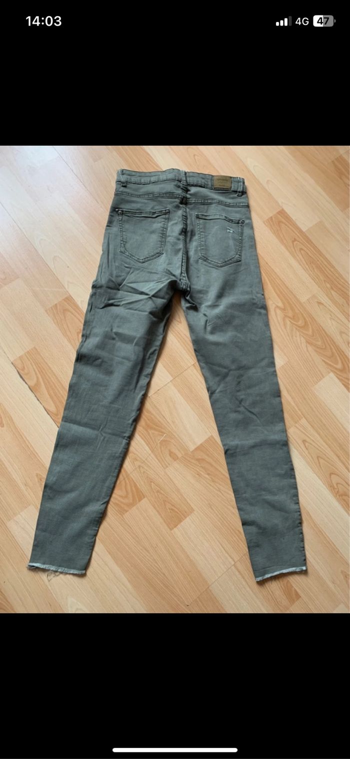 Super Skinny Bershka kaki 38 - photo numéro 4