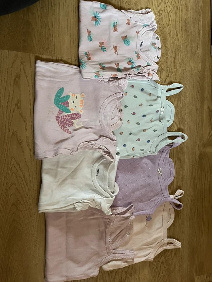 Lots de body 12 mois