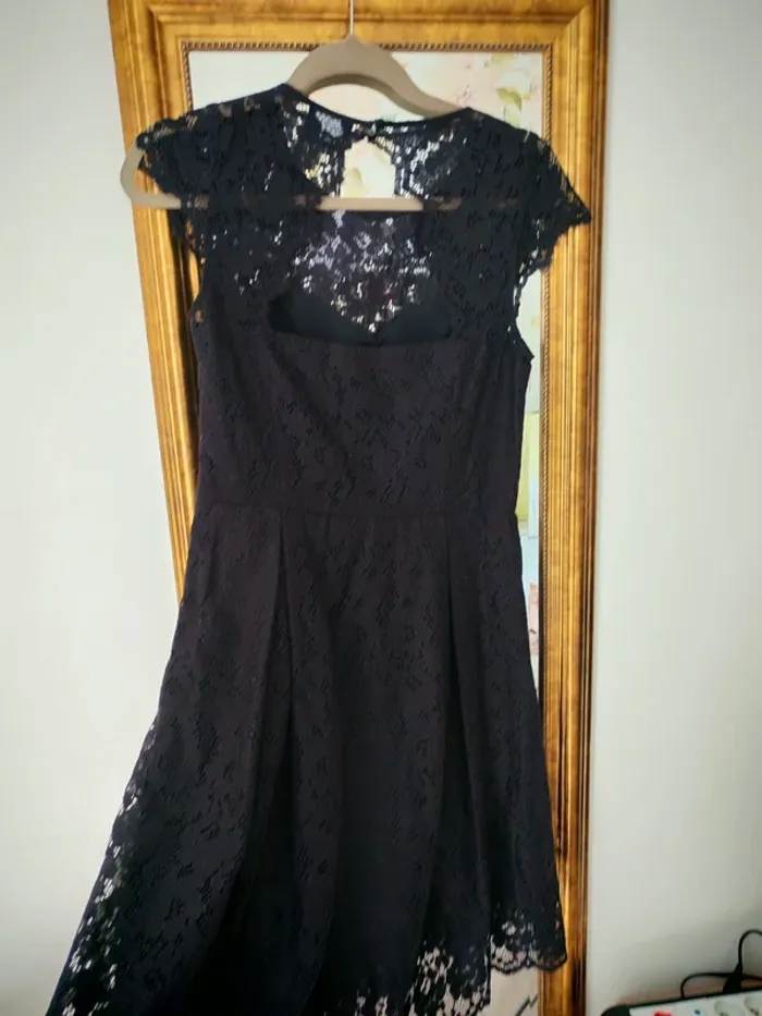 Robe dentelle Kookaï neuve - photo numéro 4