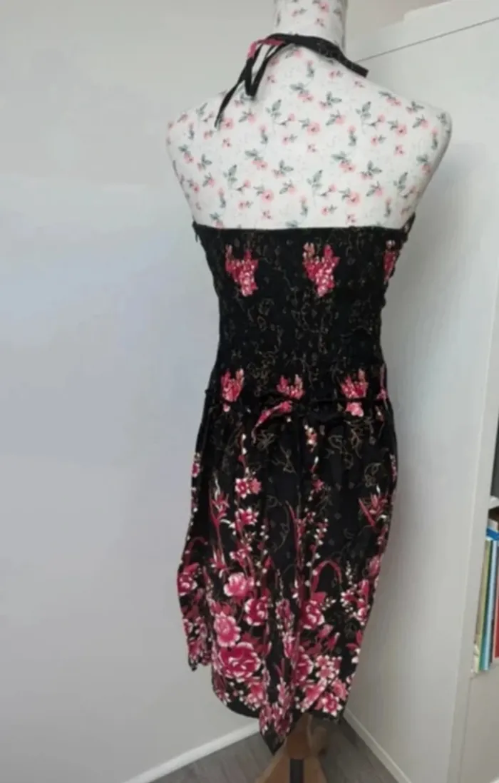Robe d'été noire avec fleurs 🌸 en coton taille S/M - photo numéro 8