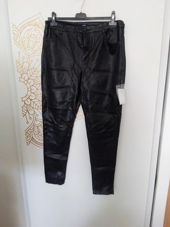 Pantalon simili cuir taille 44 neuf