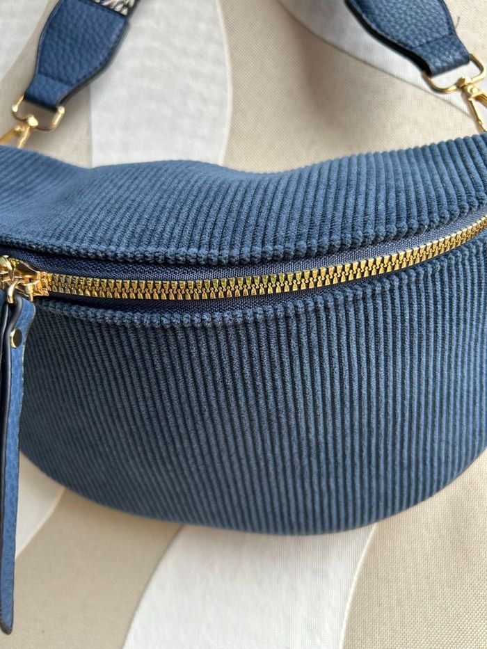 Sac banane  bleu velours côtelé - photo numéro 2