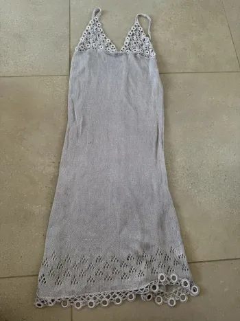Robe argentée, très bon état, taille S 105cm de longueur