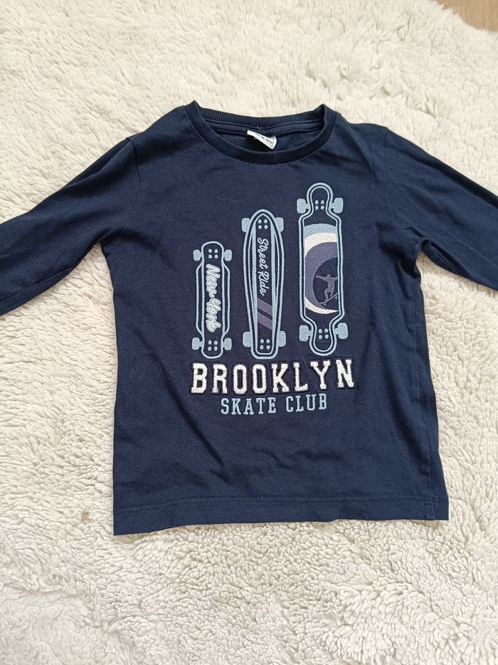 Tee shirt 2-3 ans tape a l'oeil