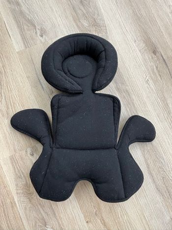 Réducteur siège auto bébé