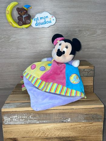 DY23 doudou Minnie Disney