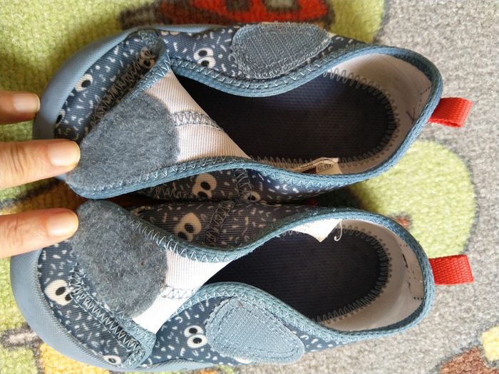 Chaussons antidérapant souple Decathlon pointure 29 - photo numéro 2