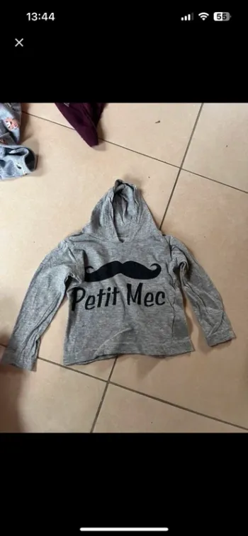 T-shirt à capuche marque bougli bougla taille 6 mois (68cm)