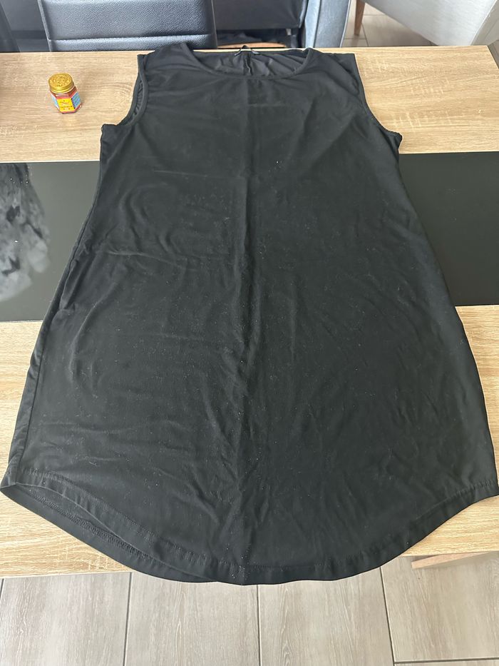 Robe noir - photo numéro 3