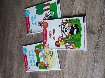 Lot livres enfant mila
