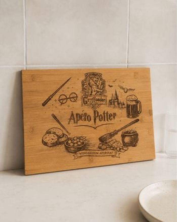 Planche apéritive Harry Potter en bambou – Apéro Potter gravée neuve - photo numéro 1