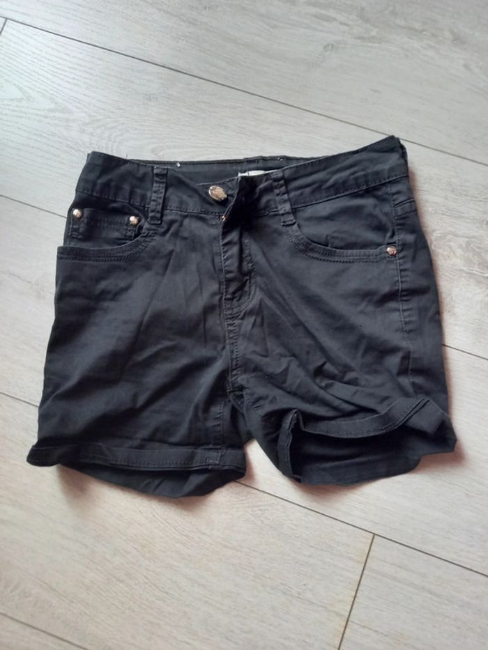 Short noir taille 36 - photo numéro 4