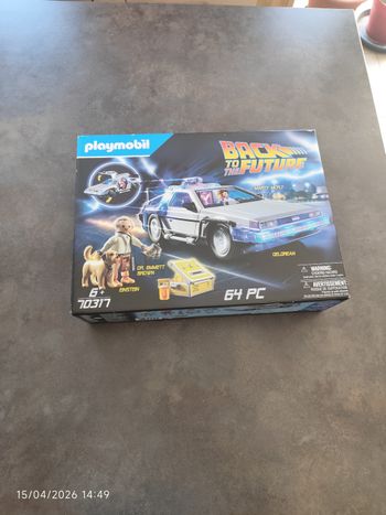 Voiture dolorean retour vers le futur 