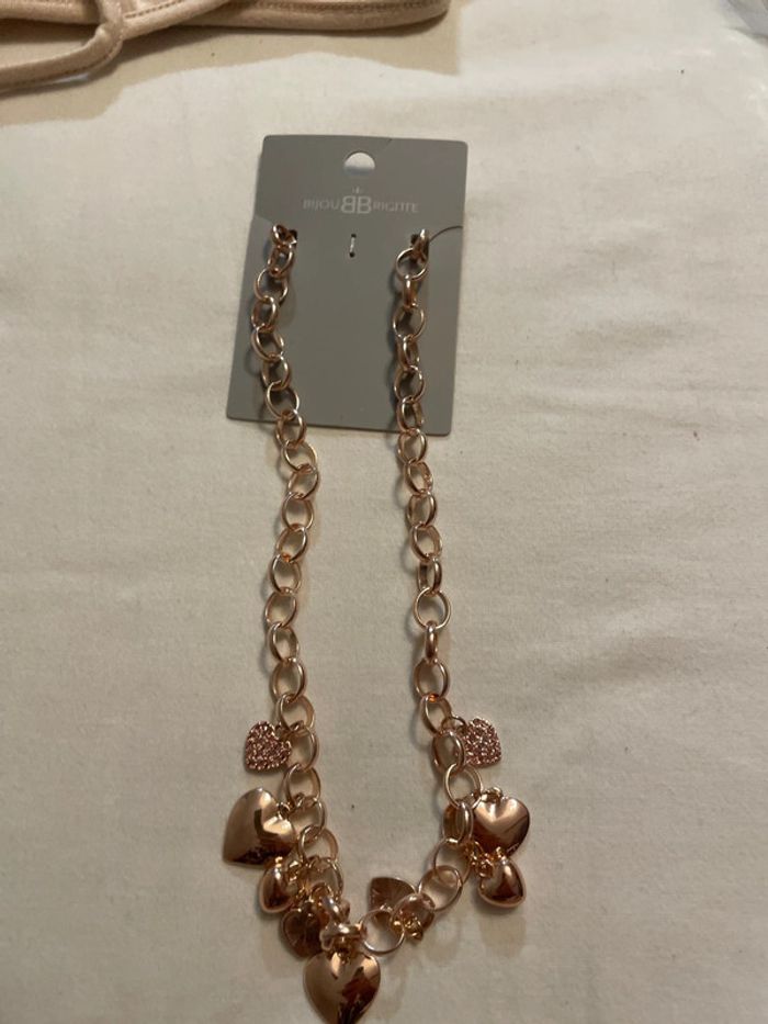 Collier neuf