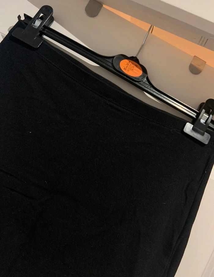🌸 Minijupe H&M Basic noire taille S 36 en coton et elasthane - photo numéro 3