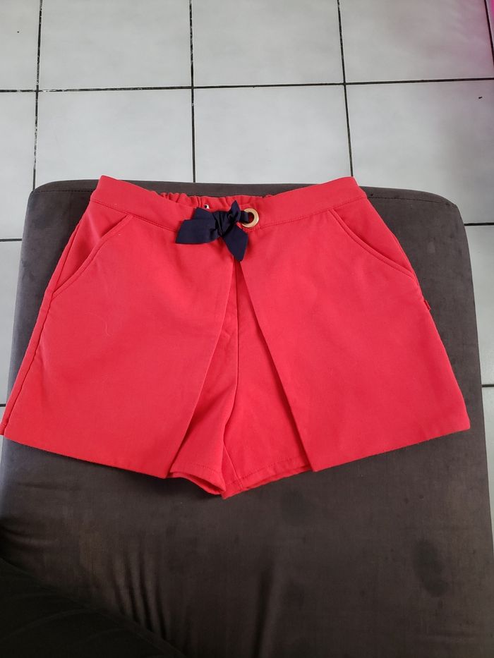 Short rouge habillé