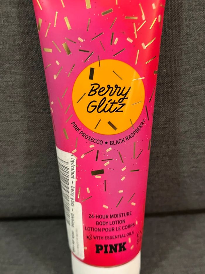 Lait hydratant Corps - Pink Victoria’s Secret - Berry Glitz 236ML Neuf