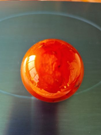 Sphère cornaline de Madagascar 101g neuf