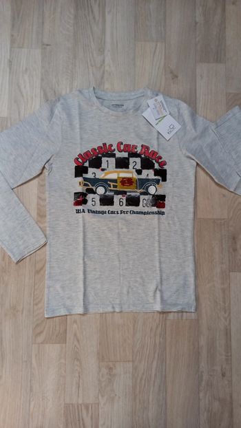 Haut à manches longues neuf