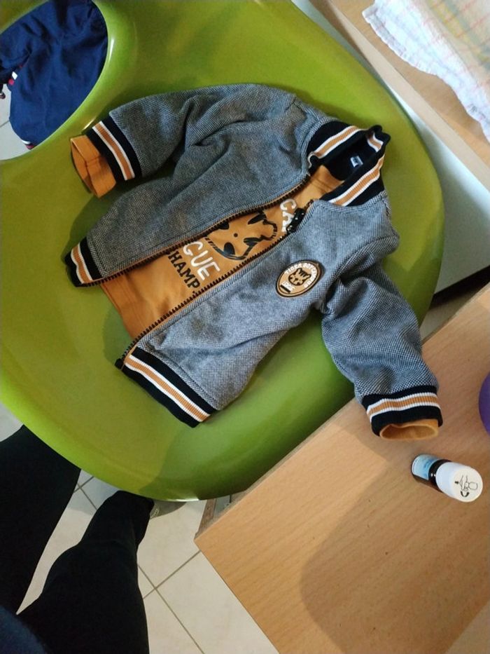 Ensemble 2 pièces t shirt veste bébé 6 mois