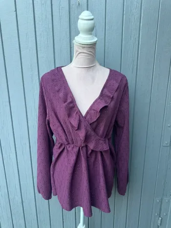 Blouse manches longues violette à volants décolleté 42/XL
