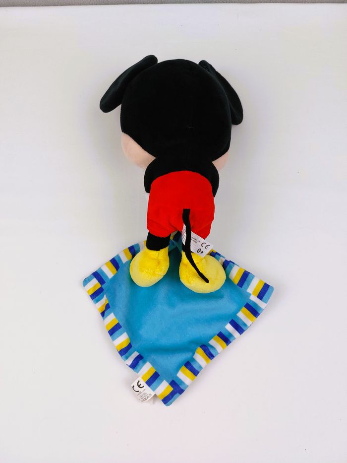 Peluche doudou Mickey Tommy toys Disney mouchoir bleu ballon 28 cm TBE - photo numéro 2