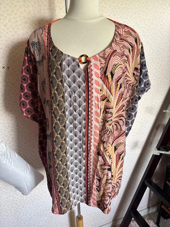 Blouse toscane taille 5(44) neuve avec étiquette