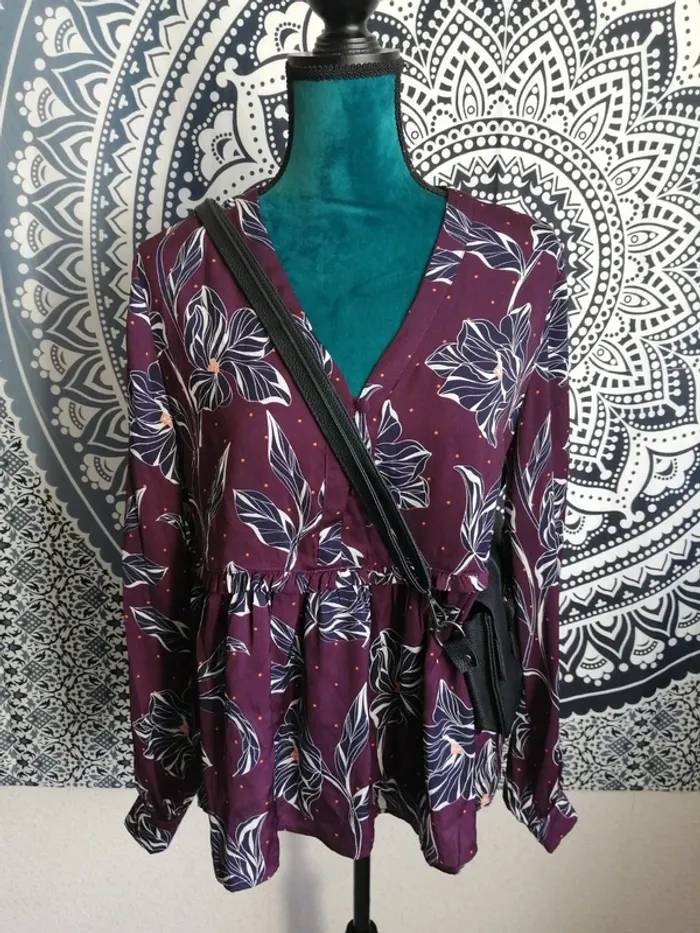 Blouse prune peplum à manches longues motifs fleurs et pois avec boutons / camaïeu / (40)