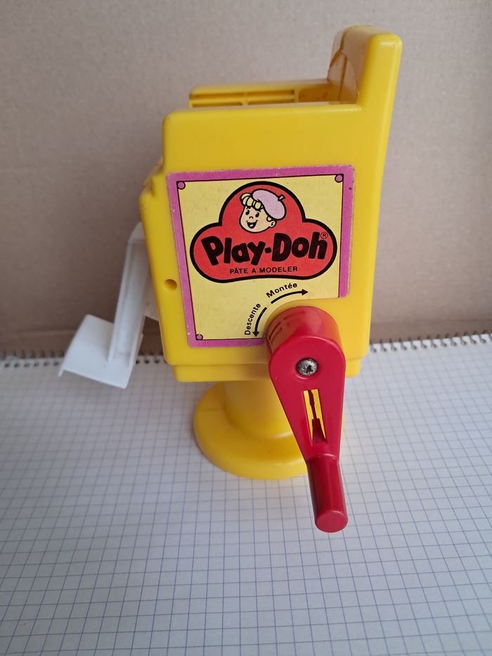 Fauteuil coiffure et 2 personnages - photo numéro 9