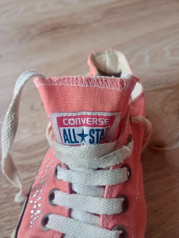 Vends Baskets Converse All Star Pailletées - photo numéro 2