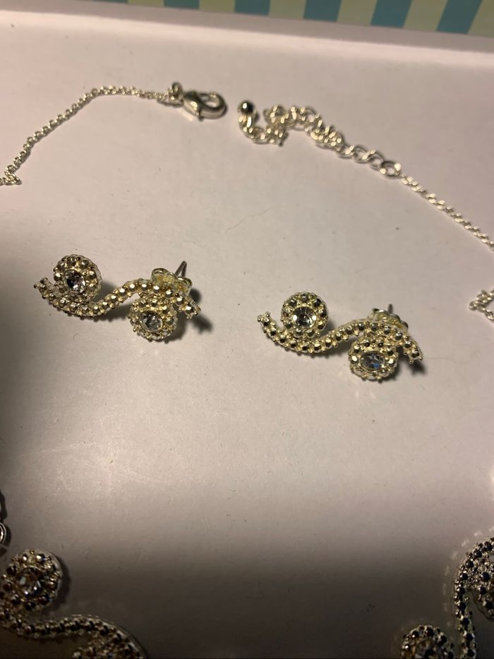 Collier et boucles d’oreilles strass - photo numéro 2