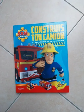 Livre construis ton camion sam le pompier