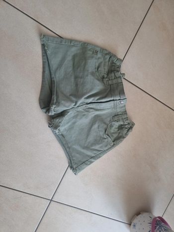 Short fille