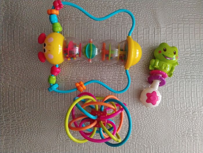 Lot de plusieurs jouets éveil bébé - photo numéro 6
