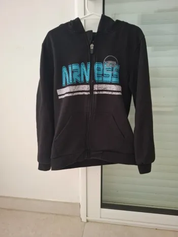 Gilet zippé a capuche 8 ans