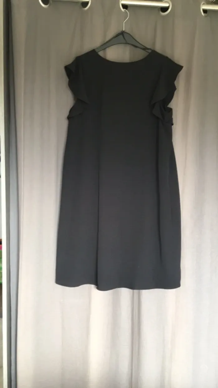 Robe noir - photo numéro 3
