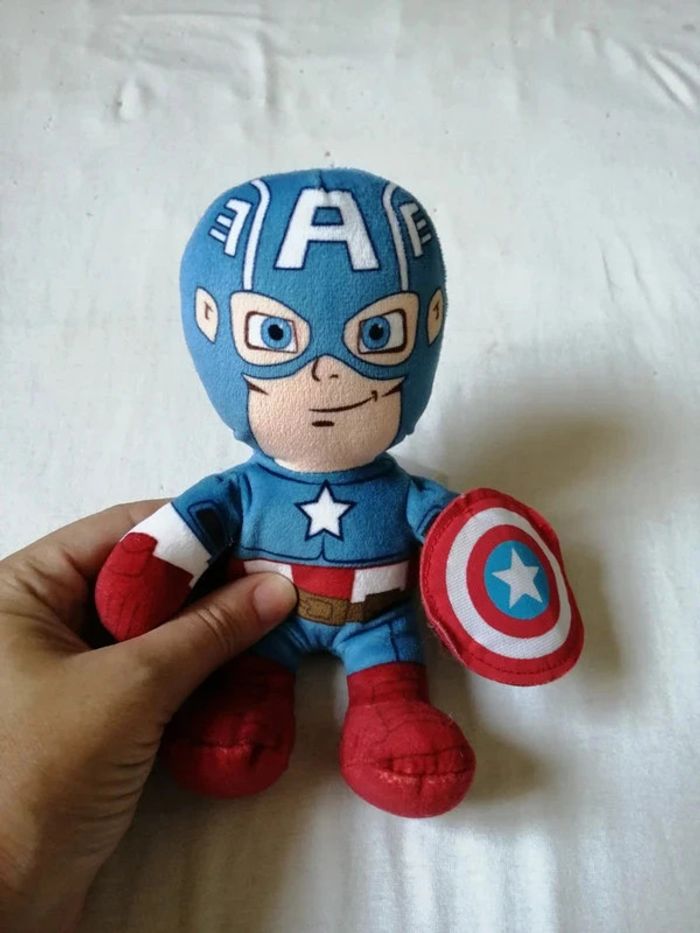 Petite peluche Capitain America