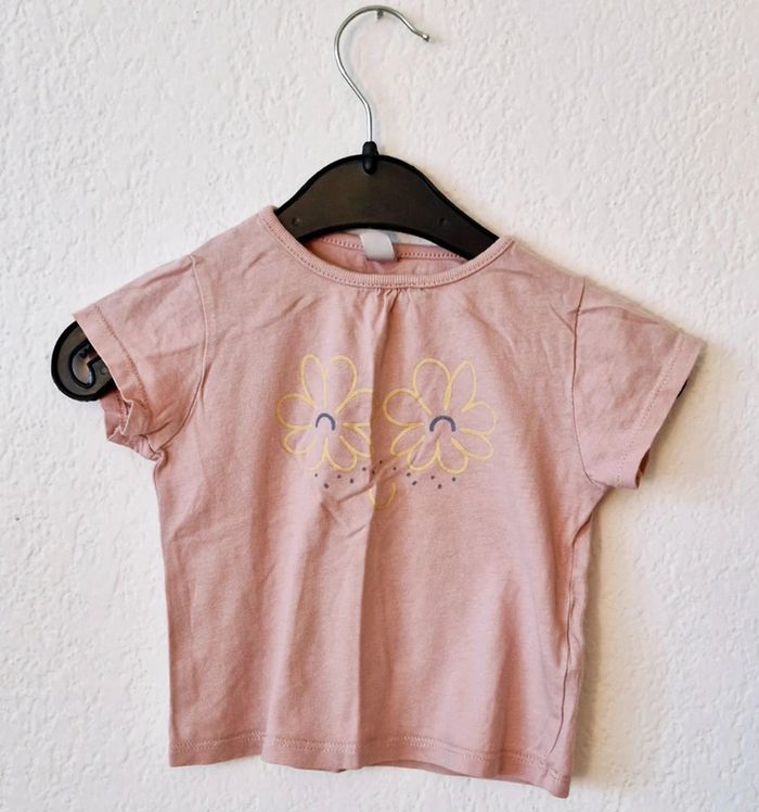 🩷 Tee-shirt manches courtes pour fille taille 12 mois - photo numéro 2