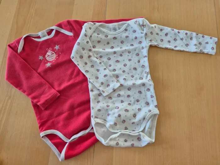 Lot de 2 bodys manches longues 24 mois Noël
