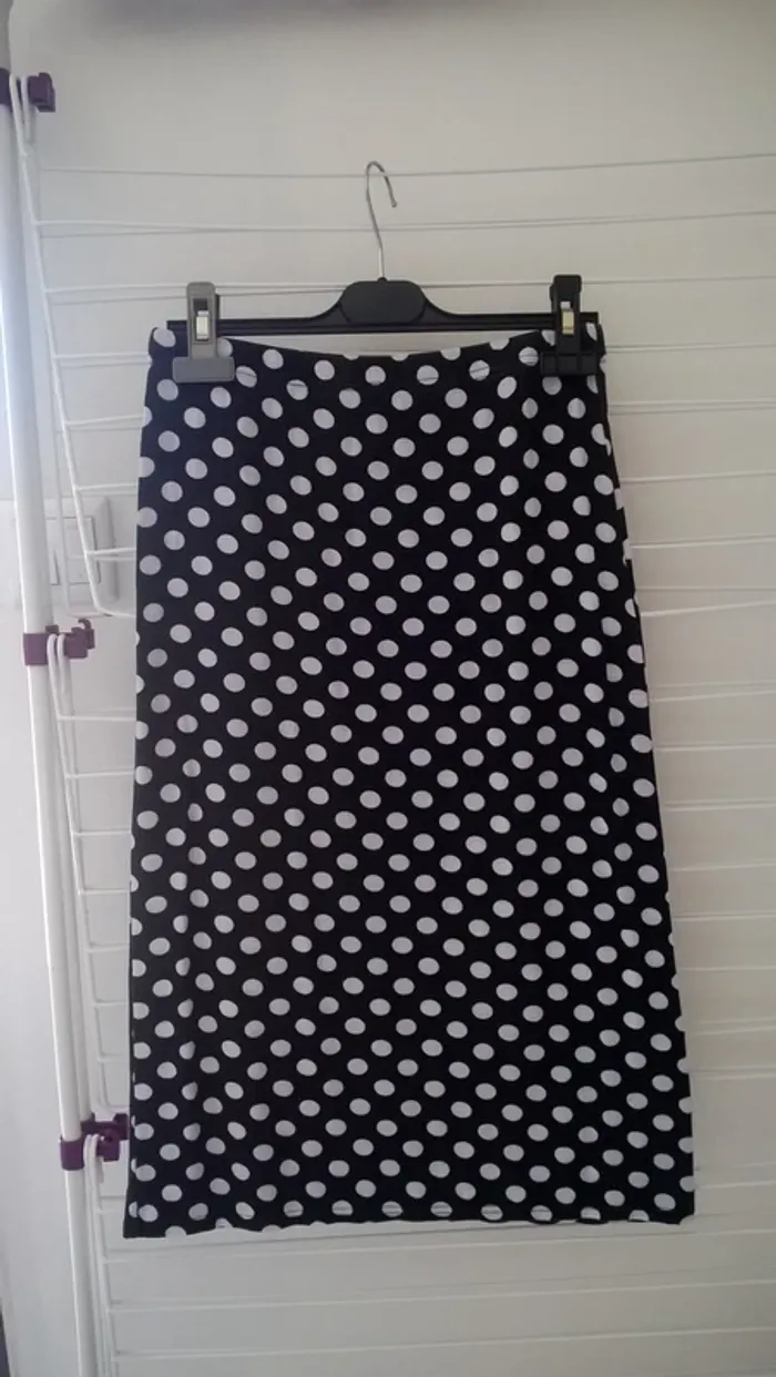Jupe en jersey noire à pois blancs - photo numéro 6