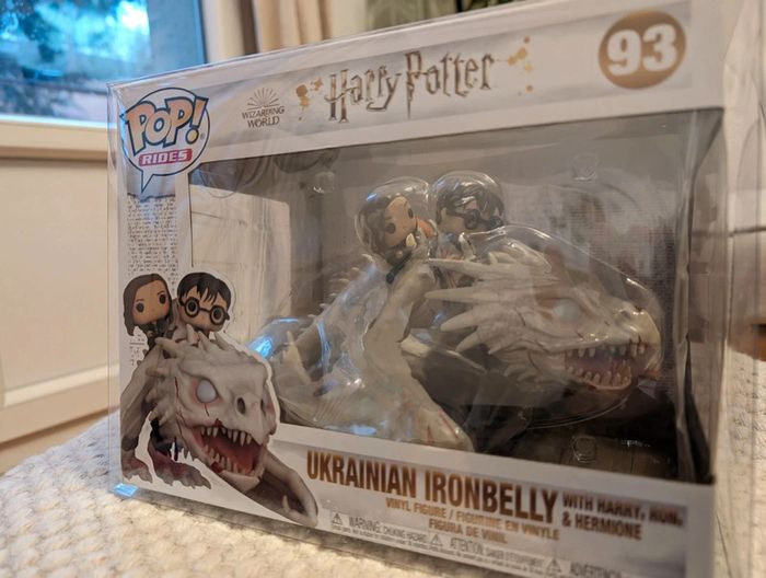 Funko Pop! Harry Potter 93 Harry, Hermione & Ron sur Dragon de Gringotts sous protection sleeve - photo numéro 6